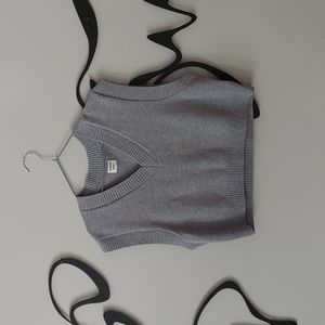Aritzia Sunday Best Winston cropped sweater vest